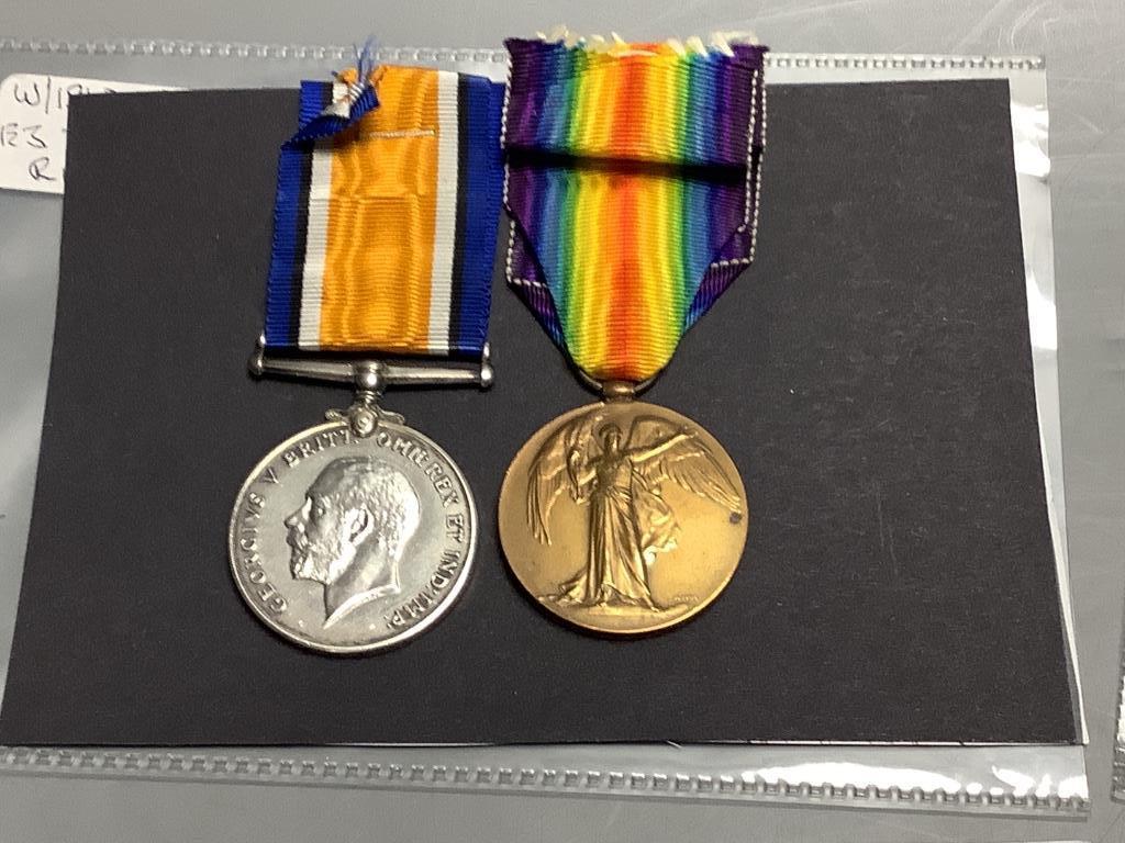 A group of assorted WW1 medals and badges etc